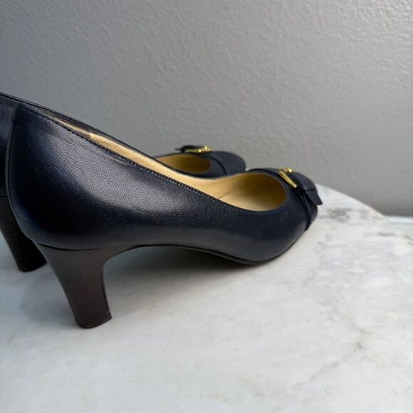 Ralph Lauren Pumps Size 9  Navy Leather Heels with Gold Accent Buckle - Picture 7 of 11